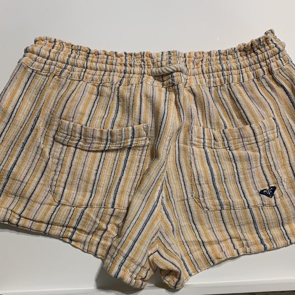 Roxy Shorts - Picture 2 of 3
